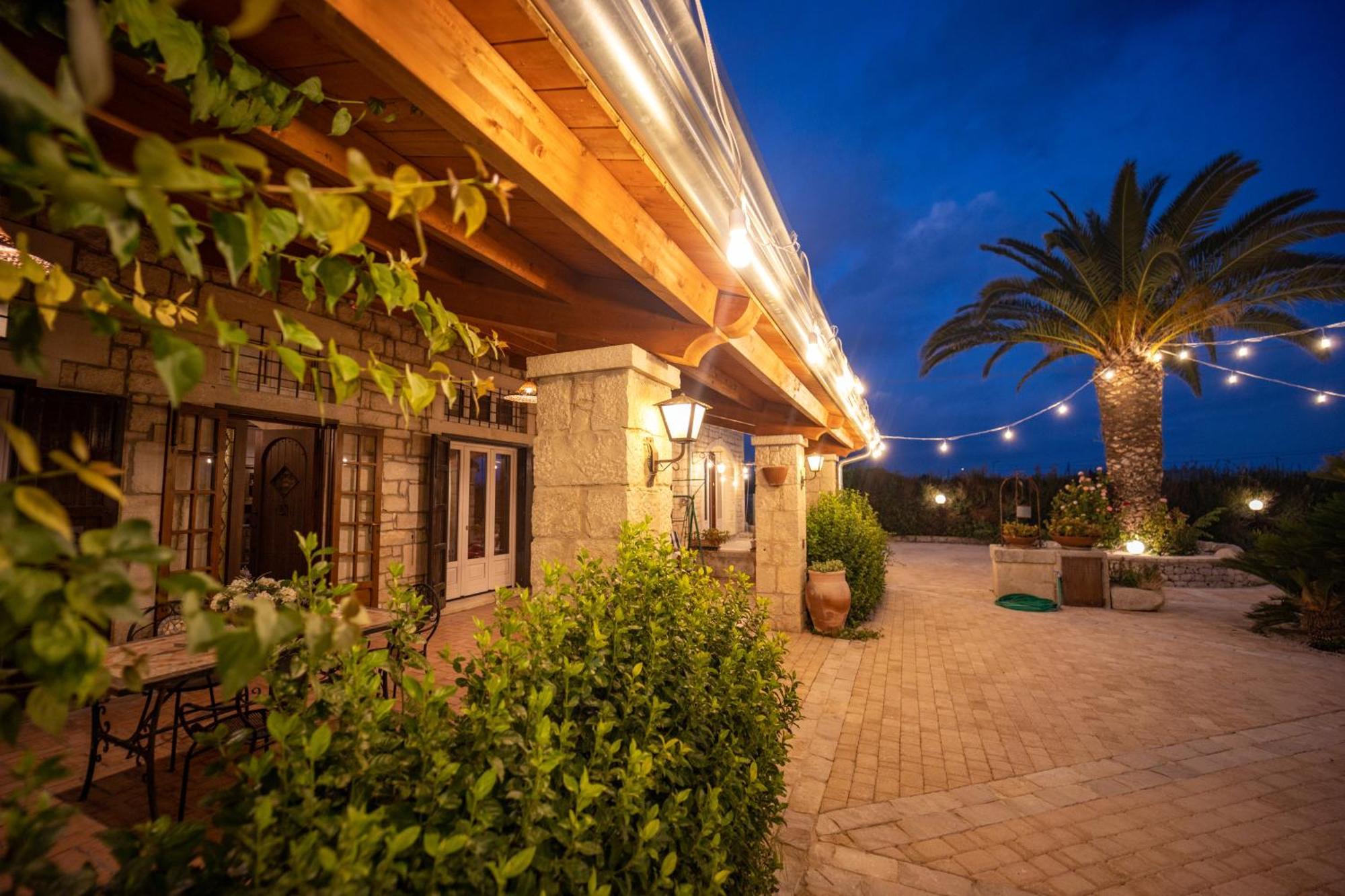 Casale Della Contea Hostal Módica Exterior foto