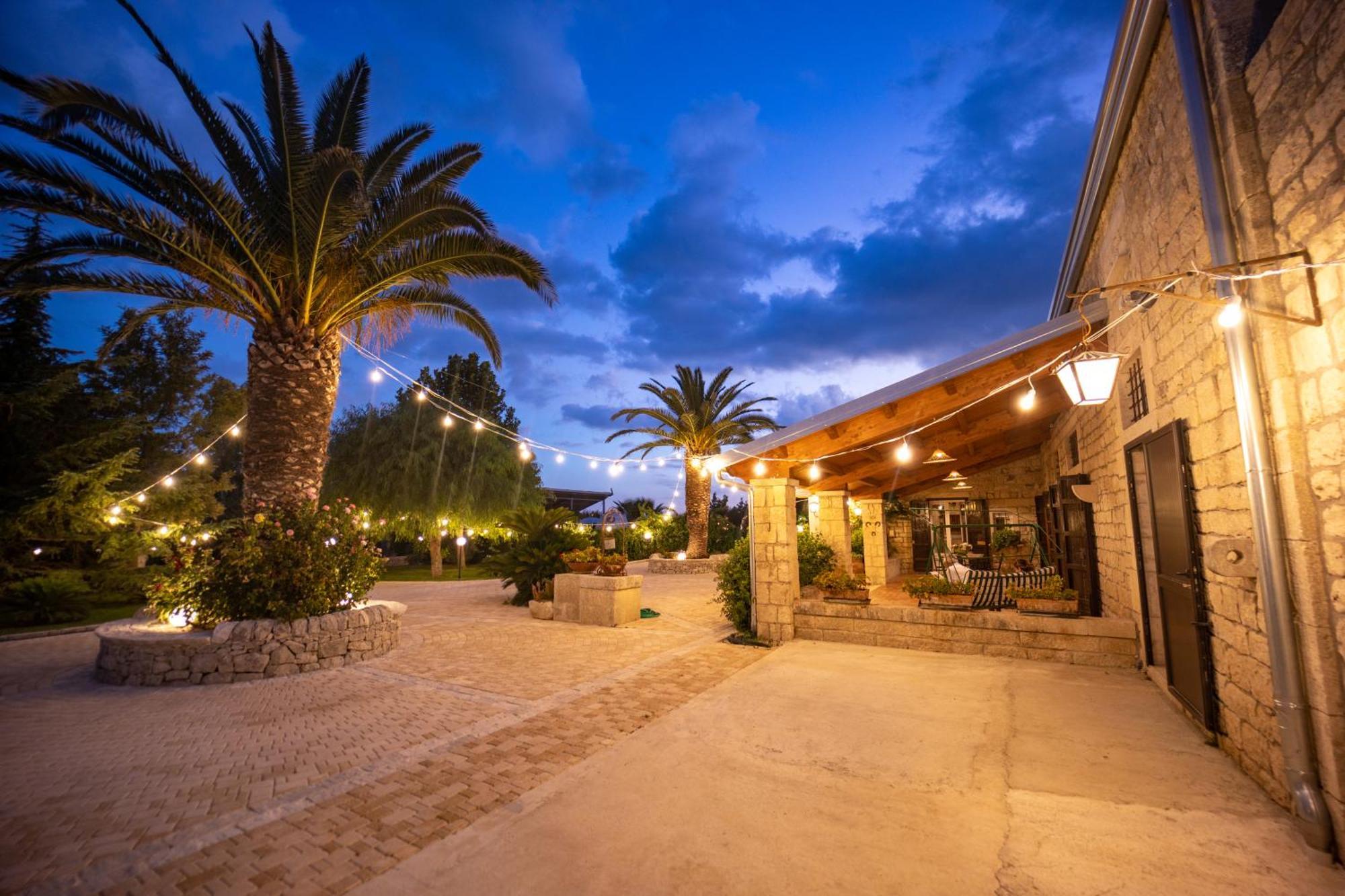 Casale Della Contea Hostal Módica Exterior foto
